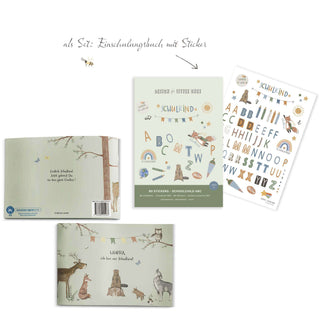 "Abbildung eines Sets bestehend aus einem Einschulungsbuch und ABC-Stickern. Das Buch zeigt Waldtiere und den Text 'Endlich Schulkind! Jetzt gehörst Du zu den ganz Großen!'. Die Sticker beinhalten ABC-Buchstaben und Tierillustrationen im gleichen Stil."