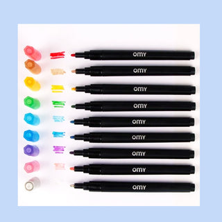 OMY Glitzer Filzstifte mit abgenommenen Deckel und Malbeispiel. 