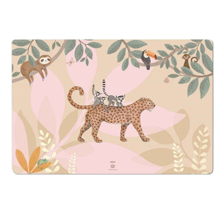 Versielte Lemuren, einen freundlichen Leopard und viele weitere lustige Tiere sind auf dieser abwaschbaren Unterlage künstlerisch dargestellt. Wunderschöne Farbkombination aus Pastell und kräftigen Farben im Hintergrund unterstreichen die fantastische Welt des Jungels.