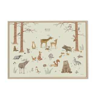 Poster mit Waldtieren in natürlicher Umgebung für das Kinderzimmer, zeigt Rehe, Fuchs, Hase, Eule auf grünem Hintergrund.