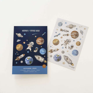Space Sticker Set mit transparentem Design, zeigt farbenfrohe Planeten, Raketen, Astronauten und Sterne. Enthält Verpackung.