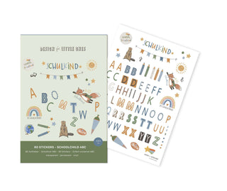 Das bunte Buchstaben-Chaos für den Schulanfang! Hier seht ihr unsere "80 ABC Sticker Hurra ich bin ein Schulkind" in ihrer liebevoll gestalteten Verpackung. Perfekt zum Verschenken oder um sich selbst eine Freude zu machen.