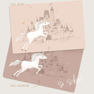 Kinderschreibtischunterlage Castle with unicorn in beiden Farbvarianten dargestellt.