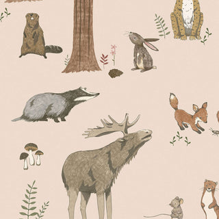 Schreibtischunterlage mit Illustrationen von Waldtieren: Elch, Fuchs, Hase, Biber, Dachs, Mäuse; nudefarbener Hintergrund, abwaschbar.